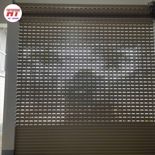 CỬA CUỐN ĐỨC CÓ KHE THOÁNG ĐANG THỊNH HÀNH NHẤT TRÊN THỊ TRƯỜNG HIỆN NAY 